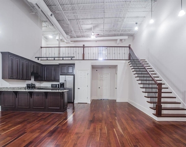 315 North Main Street - Photo Thumbnail 2