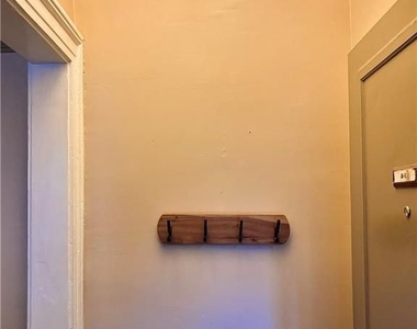198 Ponce De Leon Avenue Ne - Photo Thumbnail 3