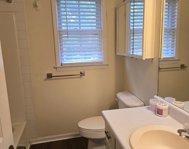 2230 Kings Gate Circle Sw - Photo Thumbnail 14