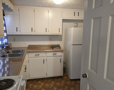 2230 Kings Gate Circle Sw - Photo Thumbnail 16