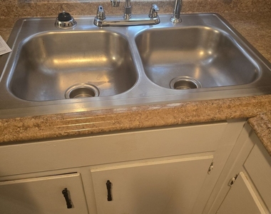 2230 Kings Gate Circle Sw - Photo Thumbnail 1