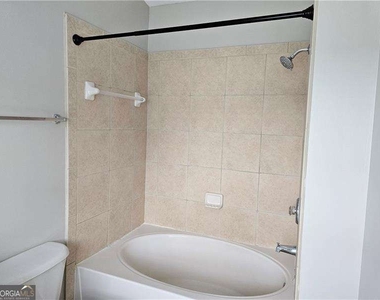1021 Thornborough Drive - Photo Thumbnail 16