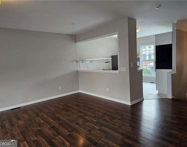 1021 Thornborough Drive - Photo Thumbnail 12