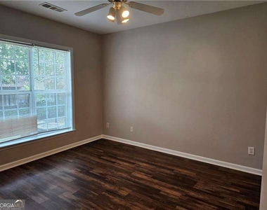 1021 Thornborough Drive - Photo Thumbnail 27
