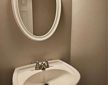 1021 Thornborough Drive - Photo Thumbnail 24