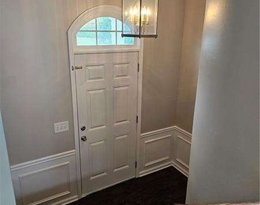 1021 Thornborough Drive - Photo Thumbnail 13