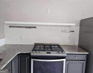 1021 Thornborough Drive - Photo Thumbnail 5