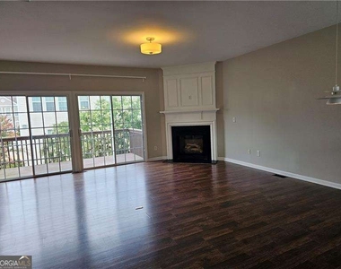 1021 Thornborough Drive - Photo Thumbnail 6