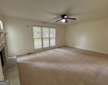 4160 Creekwood Drive - Photo Thumbnail 4