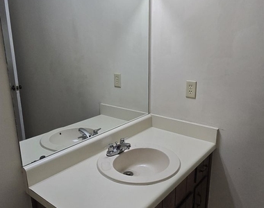 132 Johnson Drive - Photo Thumbnail 27