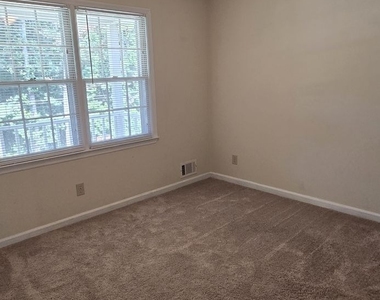132 Johnson Drive - Photo Thumbnail 22