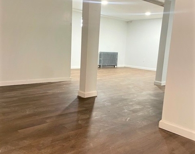 195 Broadway - Photo Thumbnail 8