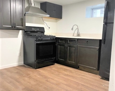 195 Broadway - Photo Thumbnail 3