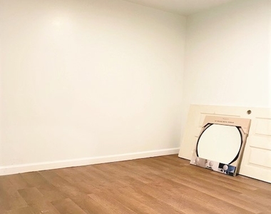 195 Broadway - Photo Thumbnail 11