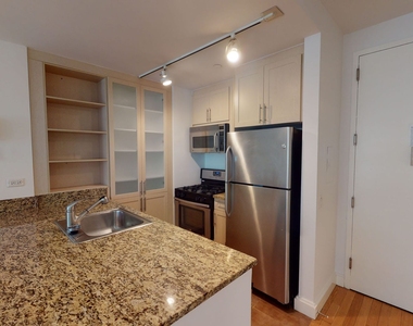 10 Hanover Square - Photo Thumbnail 3