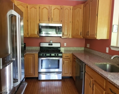 26 Worthington Ter - Photo Thumbnail 3