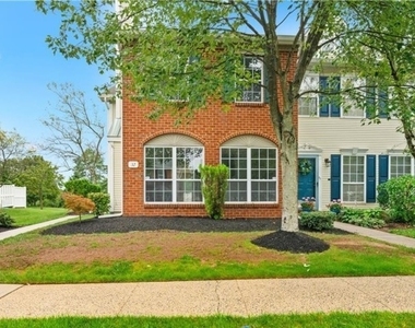 32 Cabot Way - Photo Thumbnail 1