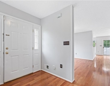 32 Cabot Way - Photo Thumbnail 4
