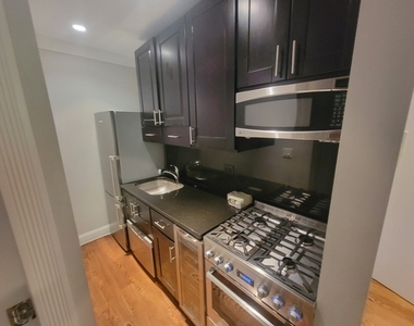 521 East 5th Street - Photo Thumbnail 2
