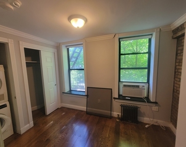 521 East 5th Street - Photo Thumbnail 4