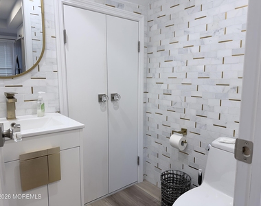 18 Howland Avenue - Photo Thumbnail 7