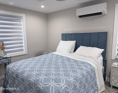 18 Howland Avenue - Photo Thumbnail 8