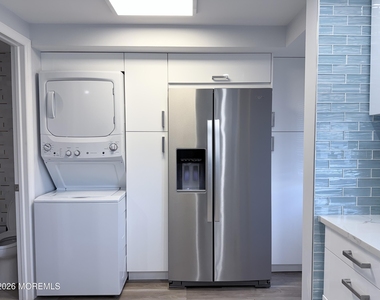 18 Howland Avenue - Photo Thumbnail 6