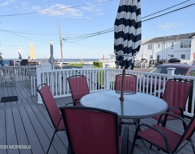 18 Howland Avenue - Photo Thumbnail 14
