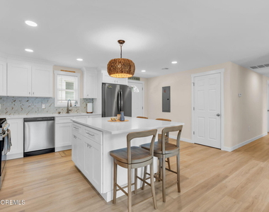 501 Forman Avenue - Photo Thumbnail 11
