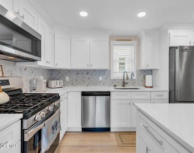 501 Forman Avenue - Photo Thumbnail 10