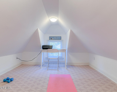 94 Embury Avenue - Photo Thumbnail 27