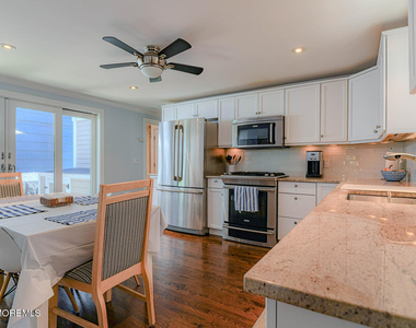 94 Embury Avenue - Photo Thumbnail 9
