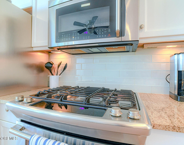 94 Embury Avenue - Photo Thumbnail 11