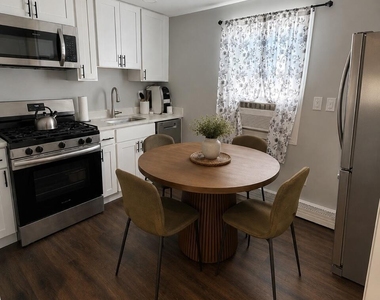 10 Lake Avenue - Photo Thumbnail 3