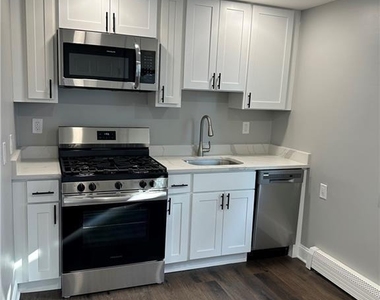 10 Lake Avenue - Photo Thumbnail 5
