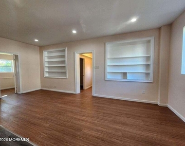 225 Shore Boulevard - Photo Thumbnail 5