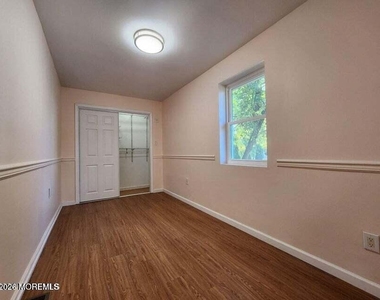 225 Shore Boulevard - Photo Thumbnail 18