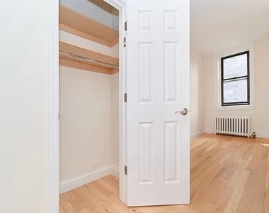 East 89 Street - Photo Thumbnail 1