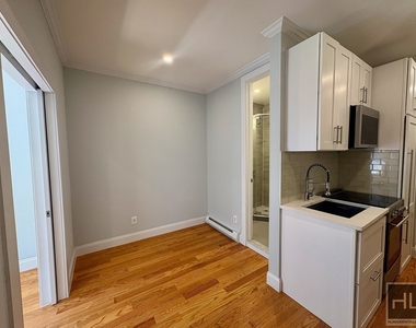 East 80th Street - Photo Thumbnail 1