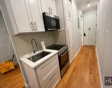 East 80th Street - Photo Thumbnail 1