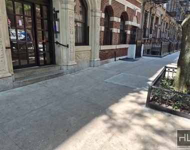West 104 Street - Photo Thumbnail 5