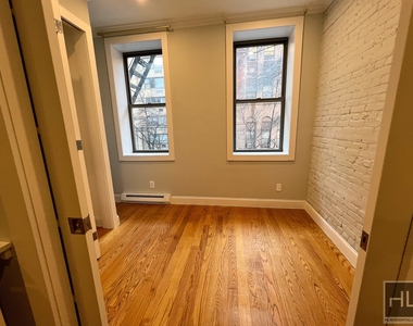 East 80th Street - Photo Thumbnail 2