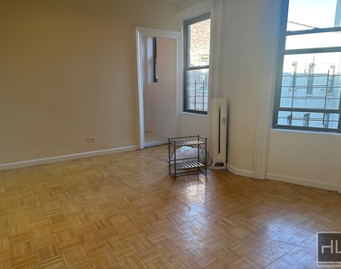 West 187 Street - Photo Thumbnail 1