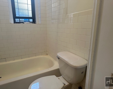 West 187 Street - Photo Thumbnail 3