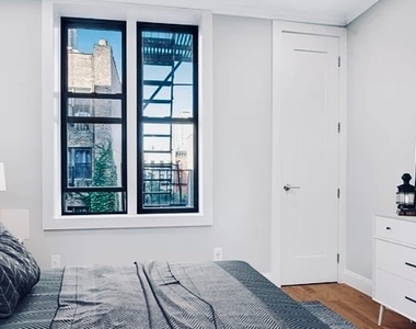East 80th Street - Photo Thumbnail 2