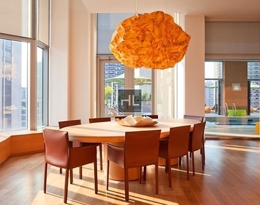Spruce Street - Photo Thumbnail 20