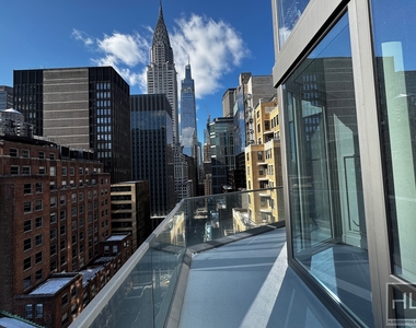 East 44th Street - Photo Thumbnail 11