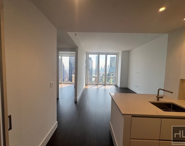 East 44th Street - Photo Thumbnail 1