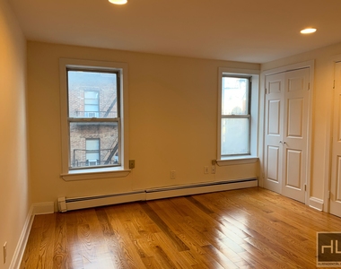 West Broadway - Photo Thumbnail 1