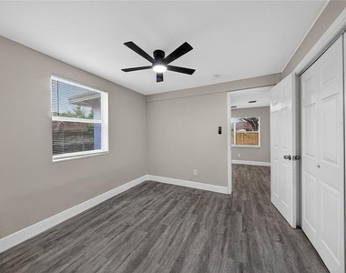 1541 Nw 7th Terrace - Photo Thumbnail 12